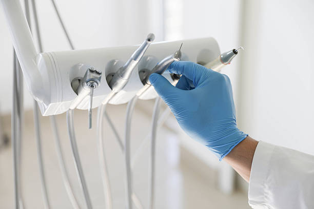 Professional Tooth Extraction technician working in Winnetka, IL